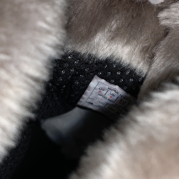 The North Face Womens Chilkat 400 Boots TNF Black - Picture 11 of 11